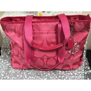 Coach F18844 - Kyra Signature Daisy Tote. Barbie Pink